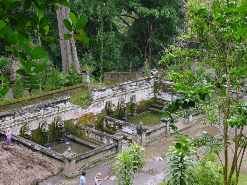 Goa Gajah Badeanlagen1.JPG - Photos of Bali, Indonesia in March 2001