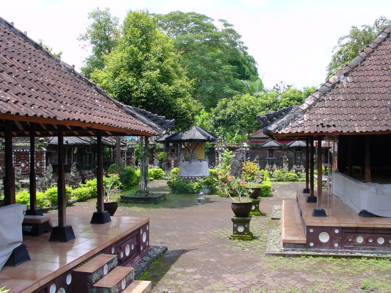 Palast Puri Anyar 1.JPG - Photos of Bali, Indonesia in March 2001