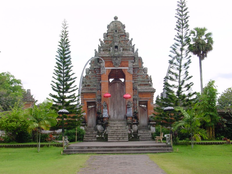 Tempel Taman Ayun 4.JPG - Photos of Bali, Indonesia in March 2001