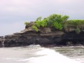 Tempel Tanah Lot Felsen gegenueber