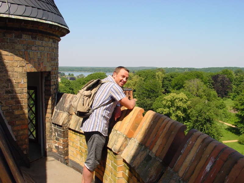 Babelsberg Park - Flatowturm Volker auf Aussichtsplattform.JPG -                                