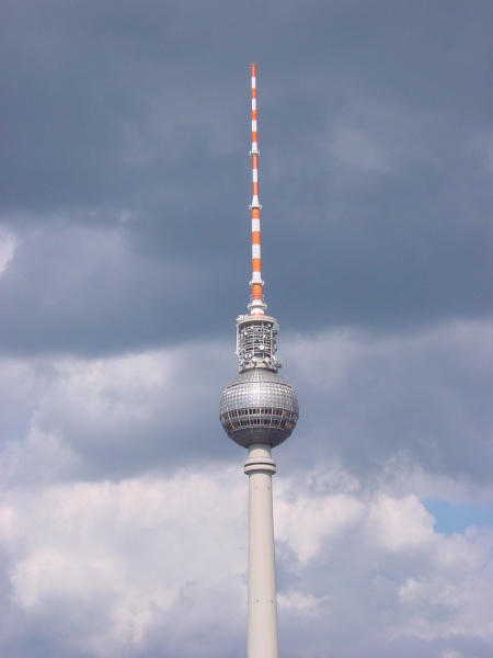 Fernsehturm am Alexanderplatz.JPG -                                