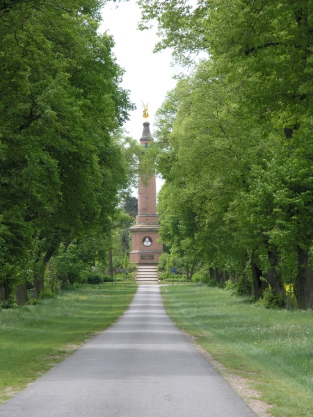 Hakenberg - Denkmal Schlacht bei Fehrbellin.JPG - OLYMPUS DIGITAL CAMERA         