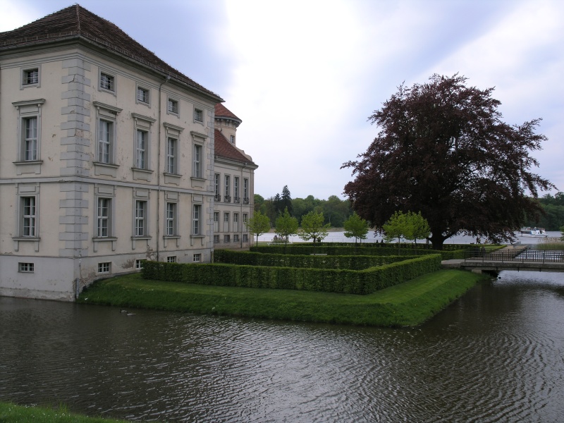 Rheinsberg - Schloss von Kanalseite 2.JPG - OLYMPUS DIGITAL CAMERA         