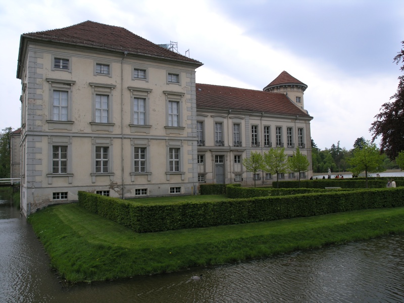 Rheinsberg - Schloss von Kanalseite 3.JPG - OLYMPUS DIGITAL CAMERA         