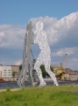 Skulpturen auf Spree bei Treptowern nah