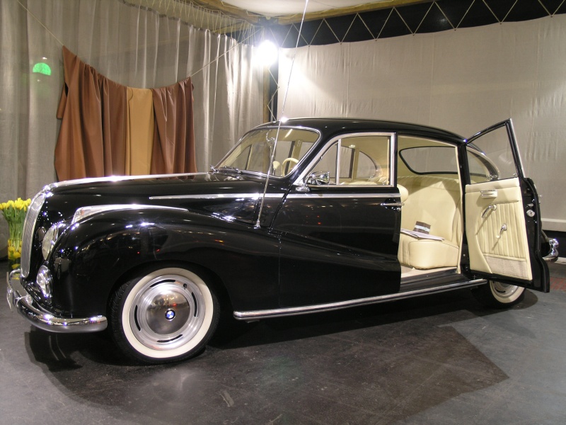 BMW V8.JPG - OLYMPUS DIGITAL CAMERA         