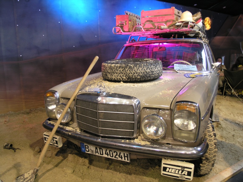 Mercedes Limousine (Strich 8) Wuestenszene.JPG - OLYMPUS DIGITAL CAMERA         