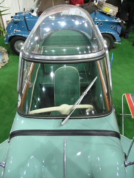 Messerschmidt Kabienenroller KR 200 (Dach).JPG - OLYMPUS DIGITAL CAMERA         