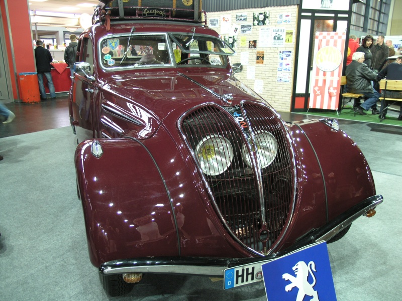 Peugeot 402 (vorne).JPG - OLYMPUS DIGITAL CAMERA         