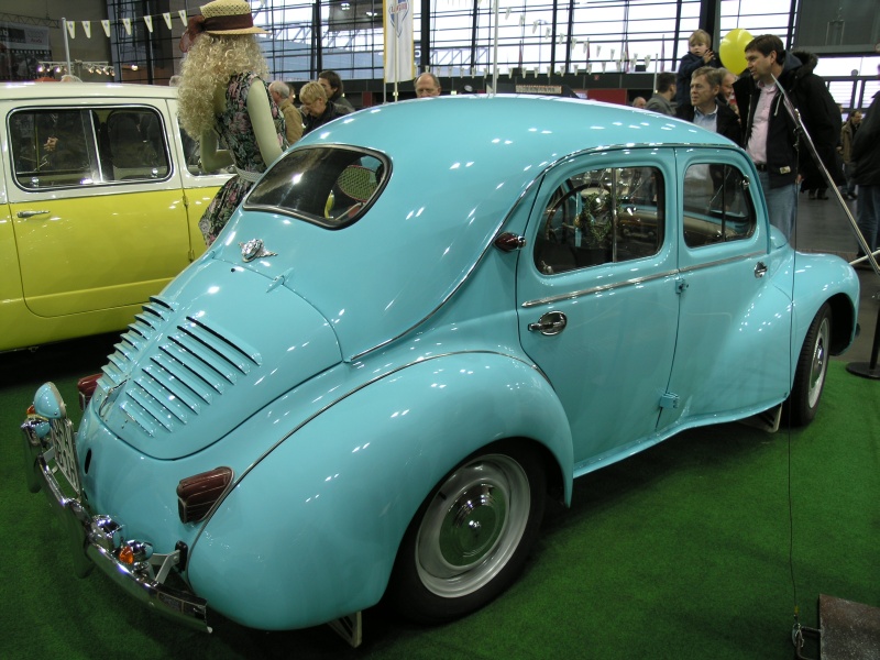 Renault (hinten seitlich).JPG - OLYMPUS DIGITAL CAMERA         