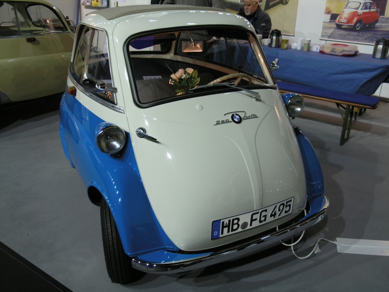 BMW Isetta 250 (vorne).JPG - OLYMPUS DIGITAL CAMERA         