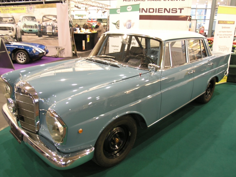 Mercedes 220 SE Rallyewagen (seitlich).JPG - OLYMPUS DIGITAL CAMERA         