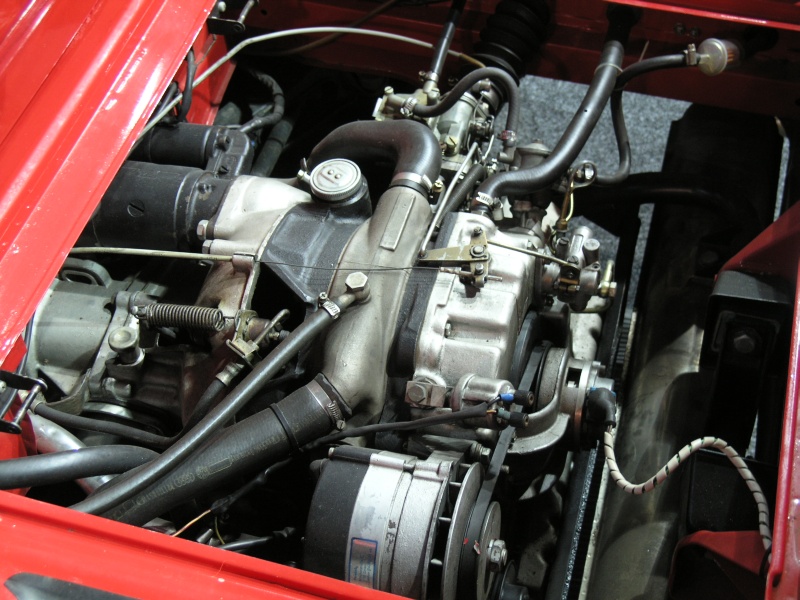 NSU Wankelspider Cabriolet Motorraum.JPG - OLYMPUS DIGITAL CAMERA         