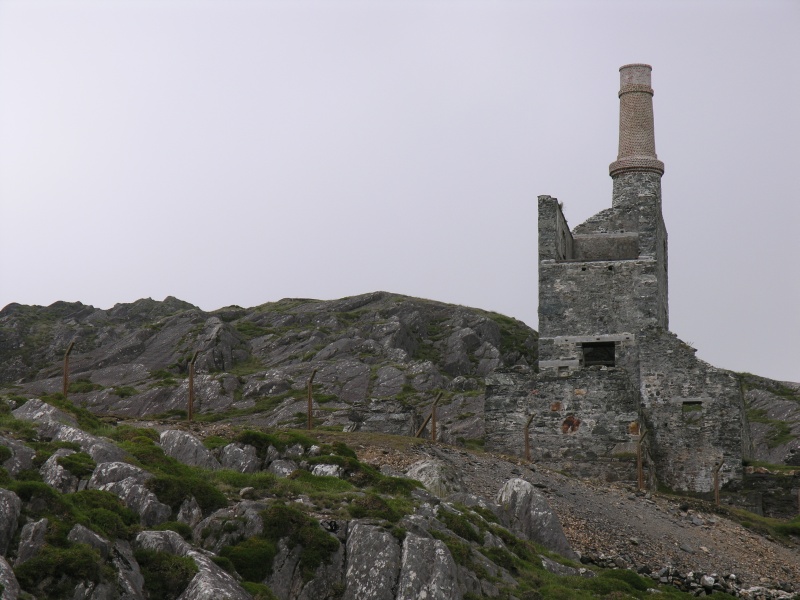 Beara Peninsula - Allihies - Kupfermine (stillgelegt) 3.JPG - Photos of Ireland, in June 2005