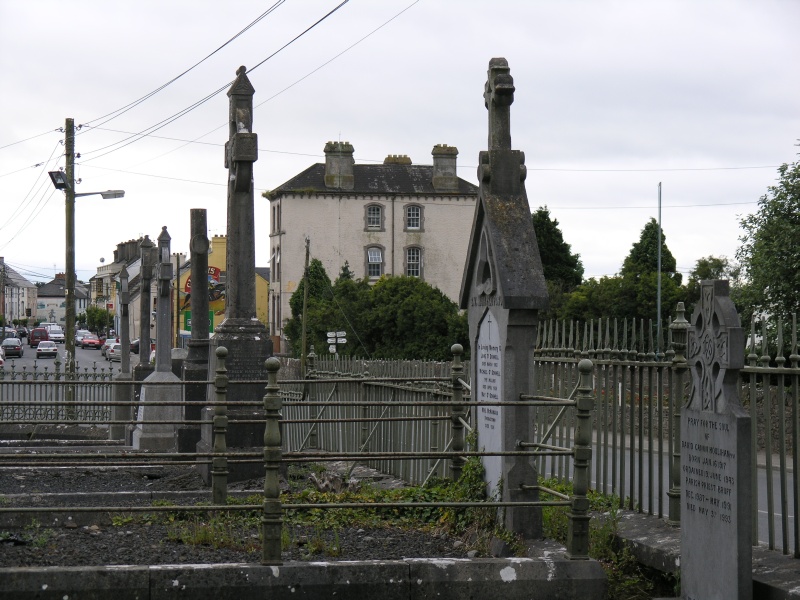 Bruff - Friedhof.JPG - Photos of Ireland, in June 2005