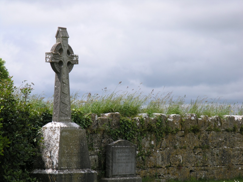 Kilmallock - Friedhof.JPG - Photos of Ireland, in June 2005