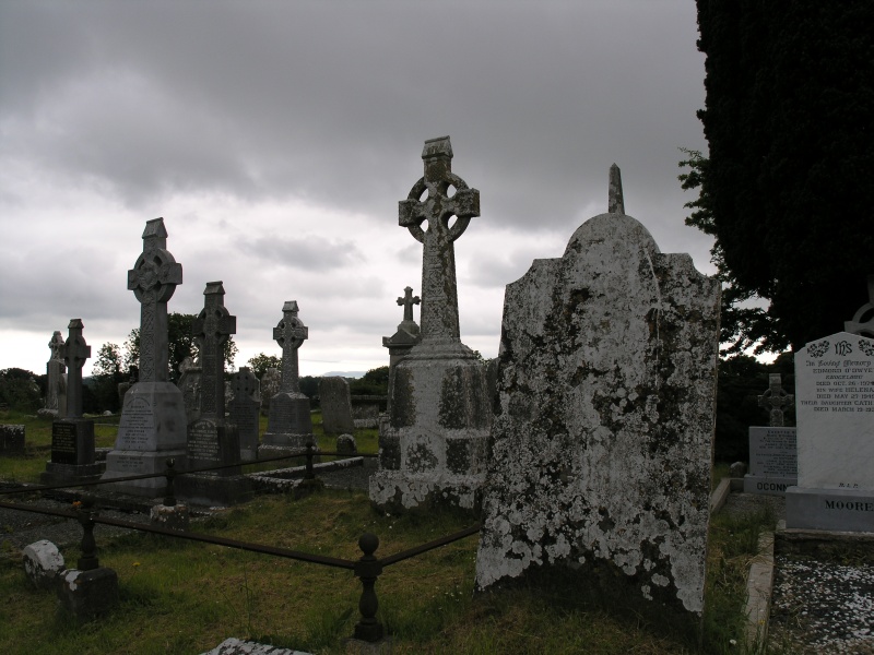 Kilross (Naehe) - Friedhof 4.JPG - Photos of Ireland, in June 2005