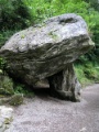 Blarney Castle - Steingrab (Dolmen) im Park