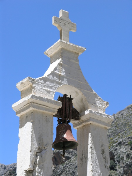 Kourtaliotis-Schlucht - Kapelle Agios Nikolaos Glockenturm.JPG - OLYMPUS DIGITAL CAMERA         