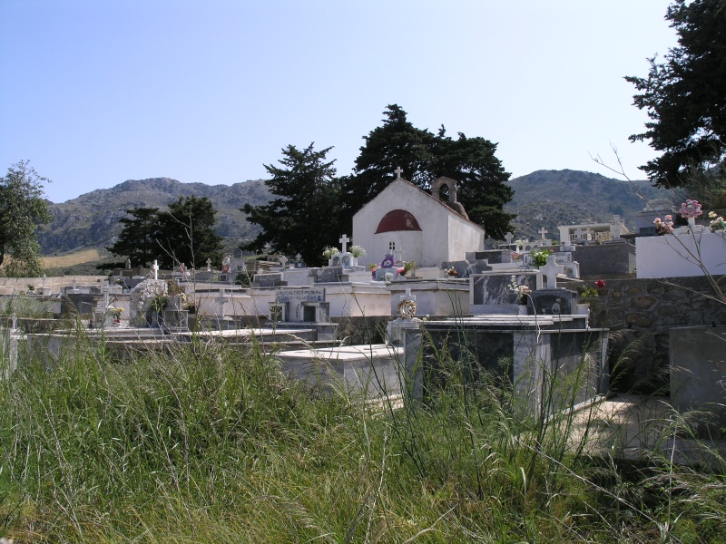 Naehe Ag. Ioannis - Friedhof 1.JPG - OLYMPUS DIGITAL CAMERA         