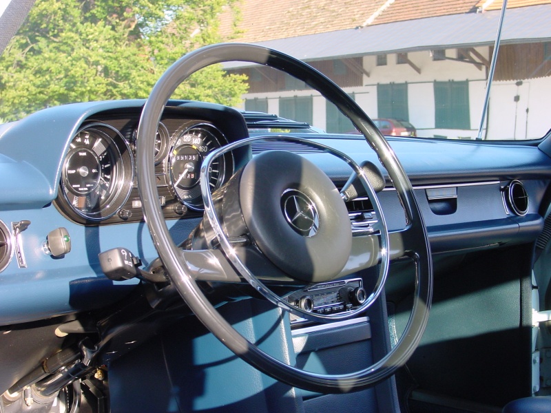 230_Cockpit.JPG -                                