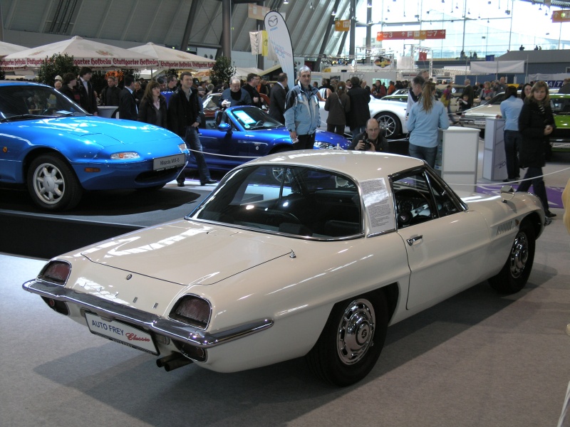 Mazda Cosmo (seitlich hinten).JPG - OLYMPUS DIGITAL CAMERA         