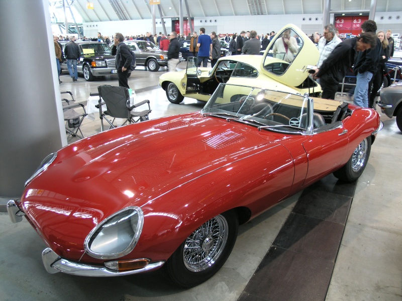 Jaguar E-Type Cabriolet.JPG - OLYMPUS DIGITAL CAMERA         