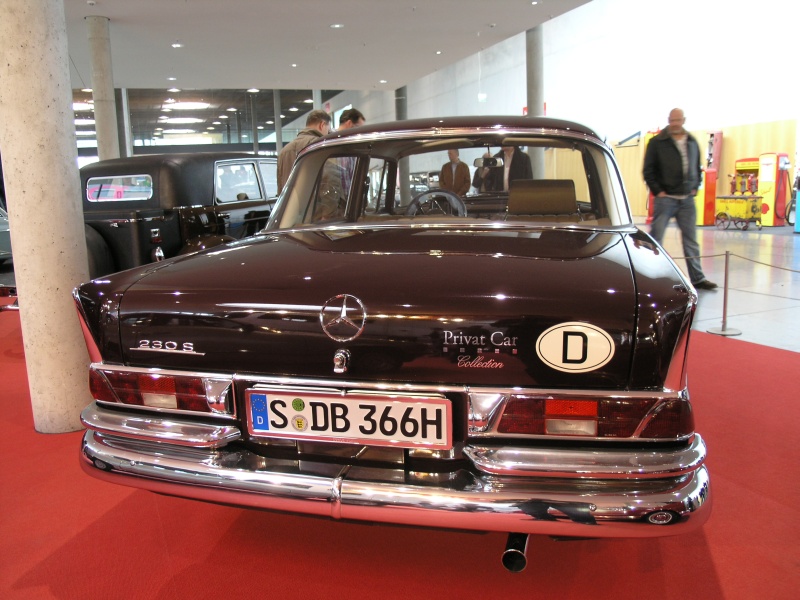 Mercedes 230 S (hinten).JPG - OLYMPUS DIGITAL CAMERA         