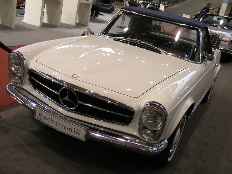 Mercedes 250 SL Pagode (vorne).JPG - OLYMPUS DIGITAL CAMERA         