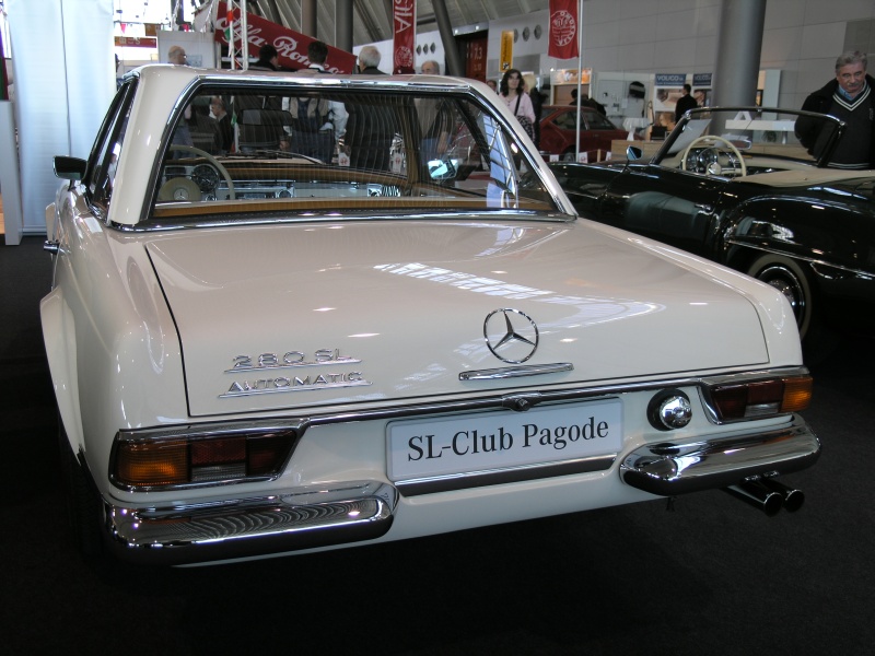 Mercedes 280 SL Pagode (hinten).JPG - OLYMPUS DIGITAL CAMERA         