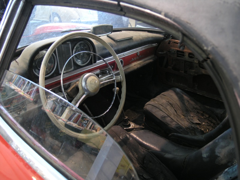 Mercedes 300 SL Roadster Cockpit (unrestauriert).JPG - OLYMPUS DIGITAL CAMERA         