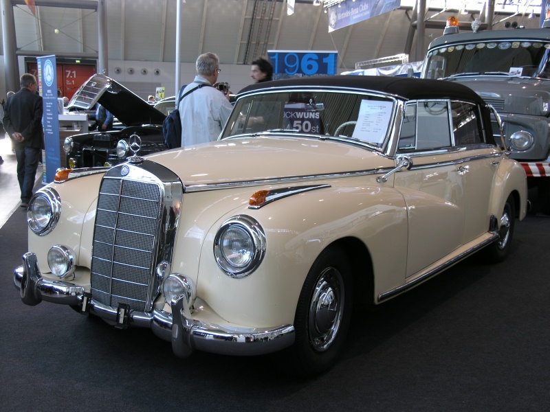 Mercedes 300b Cabriolet.JPG - OLYMPUS DIGITAL CAMERA         