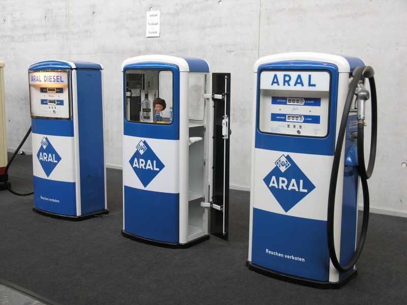 Tanksaeulen ARAL 2.JPG - OLYMPUS DIGITAL CAMERA         