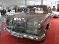 Mercedes 200 D (vorne)