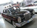 Mercedes 220 S (vorne)