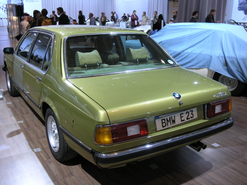 BMW 730 (seitlich hinten).JPG - OLYMPUS DIGITAL CAMERA         