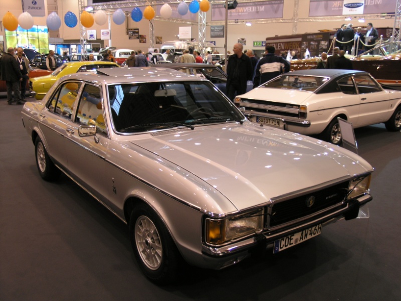 Ford Granada Ghia S (seitlich vorne).JPG - OLYMPUS DIGITAL CAMERA         