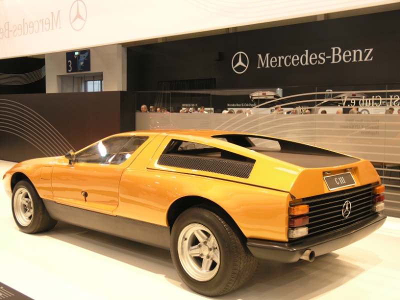 Mercedes C111 (seitlich hinten).JPG - OLYMPUS DIGITAL CAMERA         
