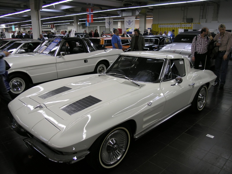 Chevrolet Corvette C2 ('Sting Ray') (seitlich).JPG - OLYMPUS DIGITAL CAMERA         