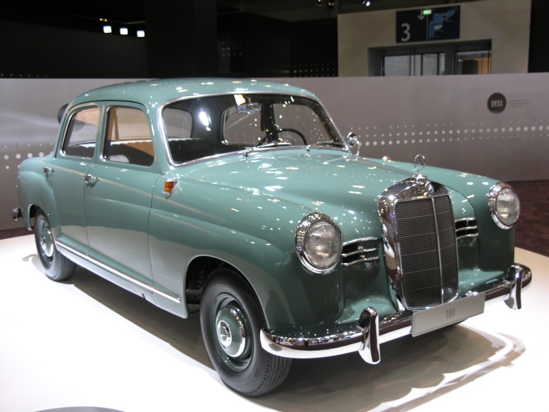 Mercedes 180 ('Ponton') (seitlich).JPG - OLYMPUS DIGITAL CAMERA         