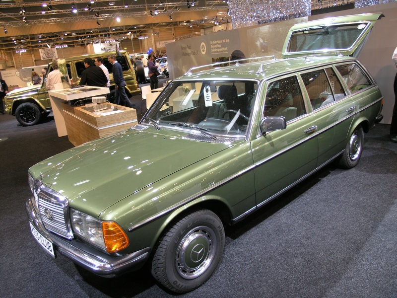 Mercedes 230 TE.JPG - OLYMPUS DIGITAL CAMERA         